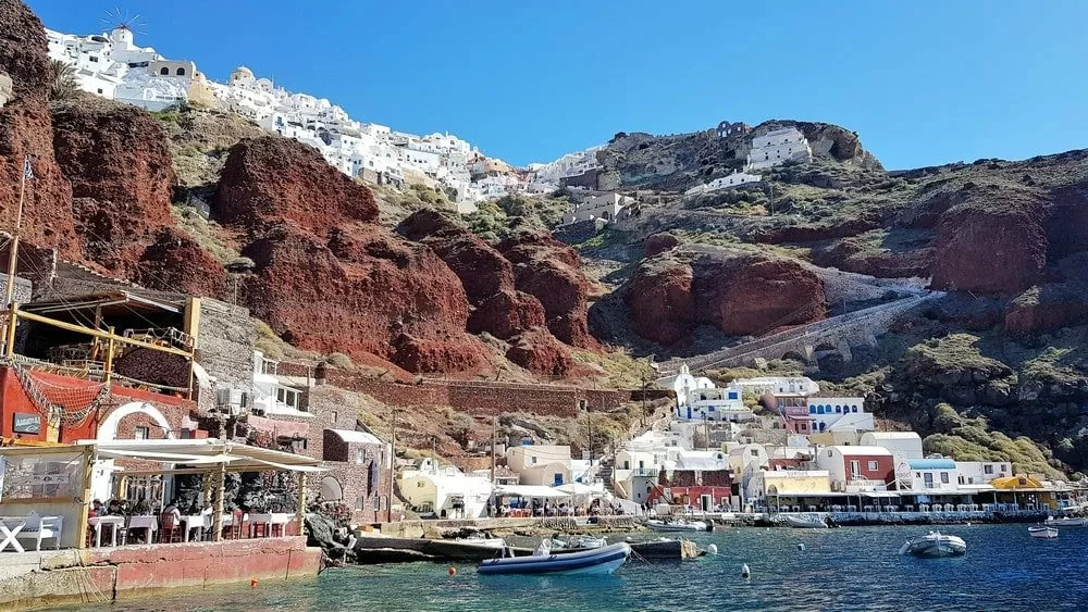 Go to Ammoudi port on your 3 day Santorini itinerary