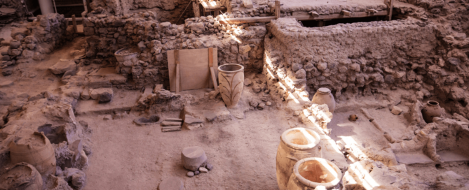 Excavations of Akrotiri that showcase the rich Santorini history