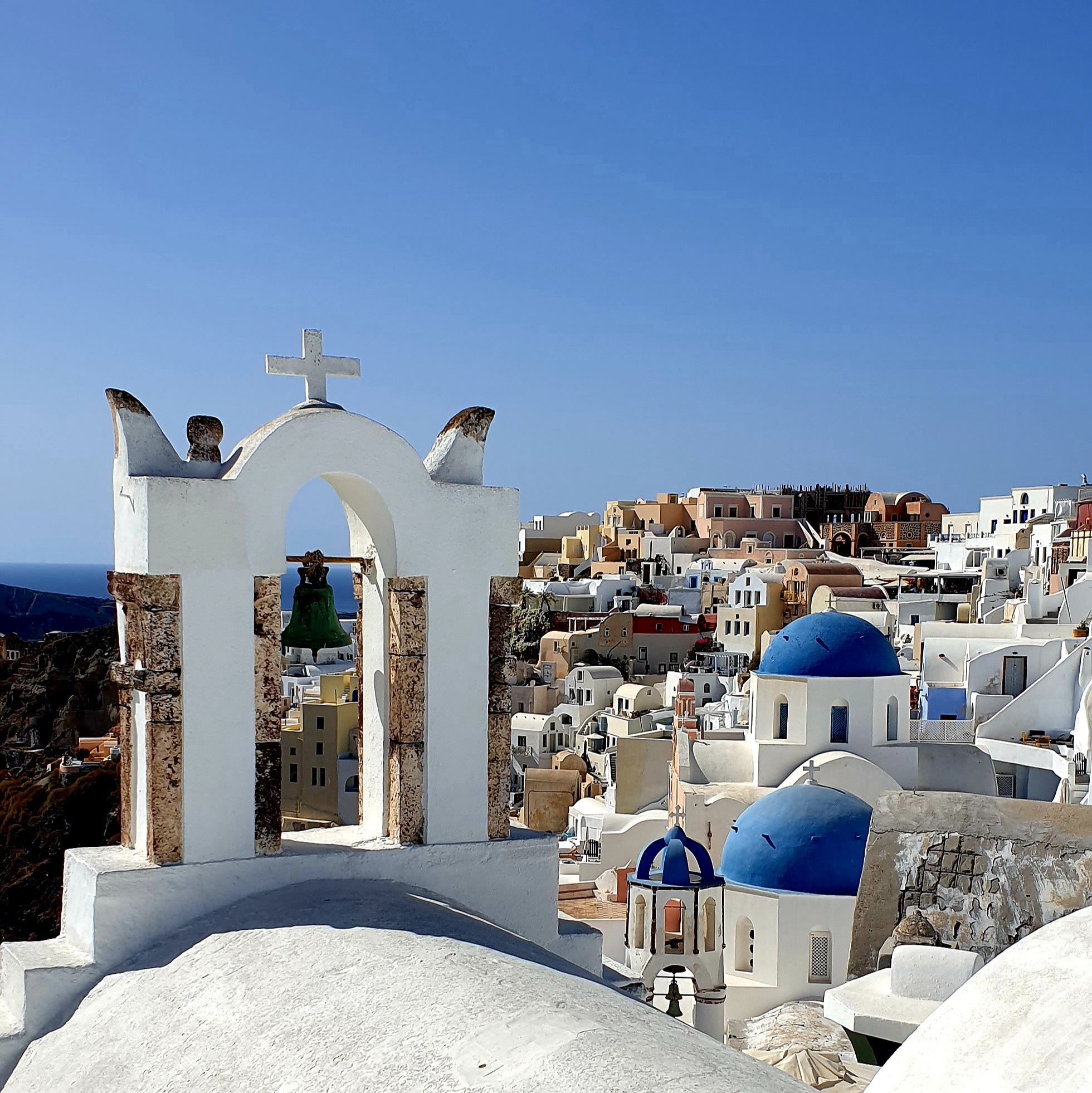 Oia village in Santorini, Greece: A guide on what to see & the top things to do