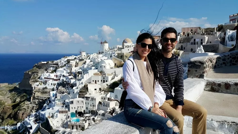romantic couple private tours in santorini visit famous spots in Oia