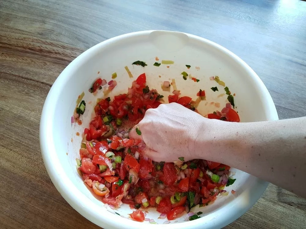Santorini Tomato Fritters Recipe: How to cook the original and delicious Santorini tomatokeftedes