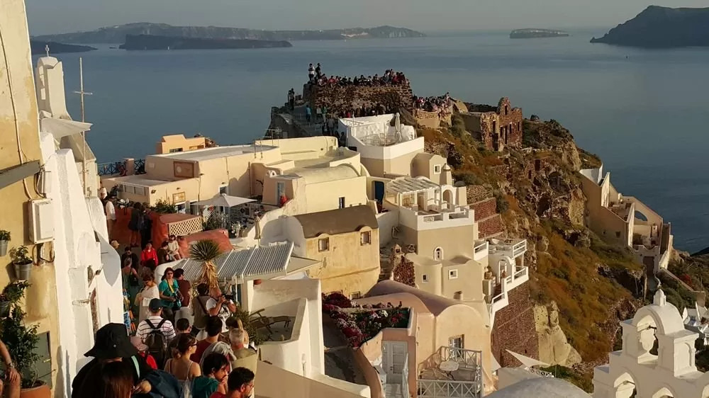 Don't miss the sunset in Oia on your 3 day Santorini itinerary