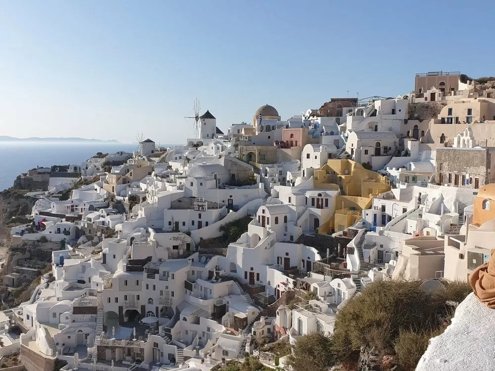 things you should do in oia santorini is stroll through the alleys
